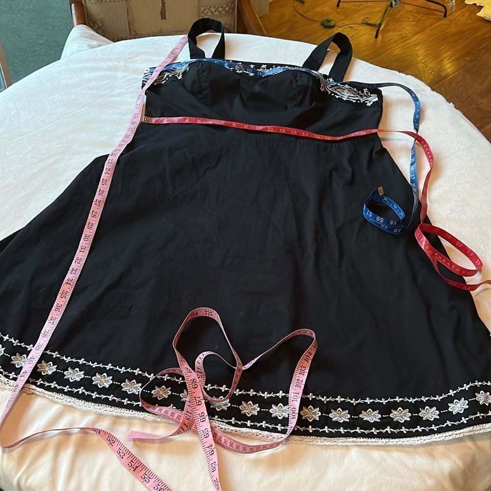 Dressbarn Woman Sz 18W Black White Floral Crotchet Lace Square Neck Sleeveless - Picture 11 of 12